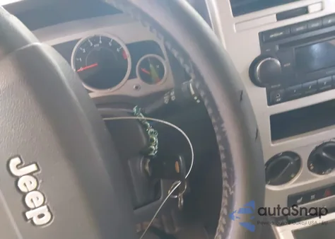 2008 Jeep Patriot Limited z USA, uszkodzony, nr VIN 1J8FF48W48D657860